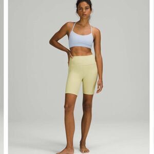 Lululemon‎ Ribbed Contoured High-Rise Short 8" Size 4 in Dew Green
